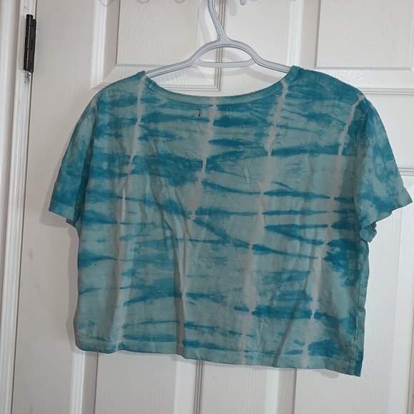 Volcom tie dye crop. - Picture 2 of 2